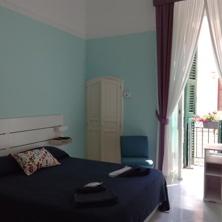 Cairoli 79 Apartment Bari Luaran gambar