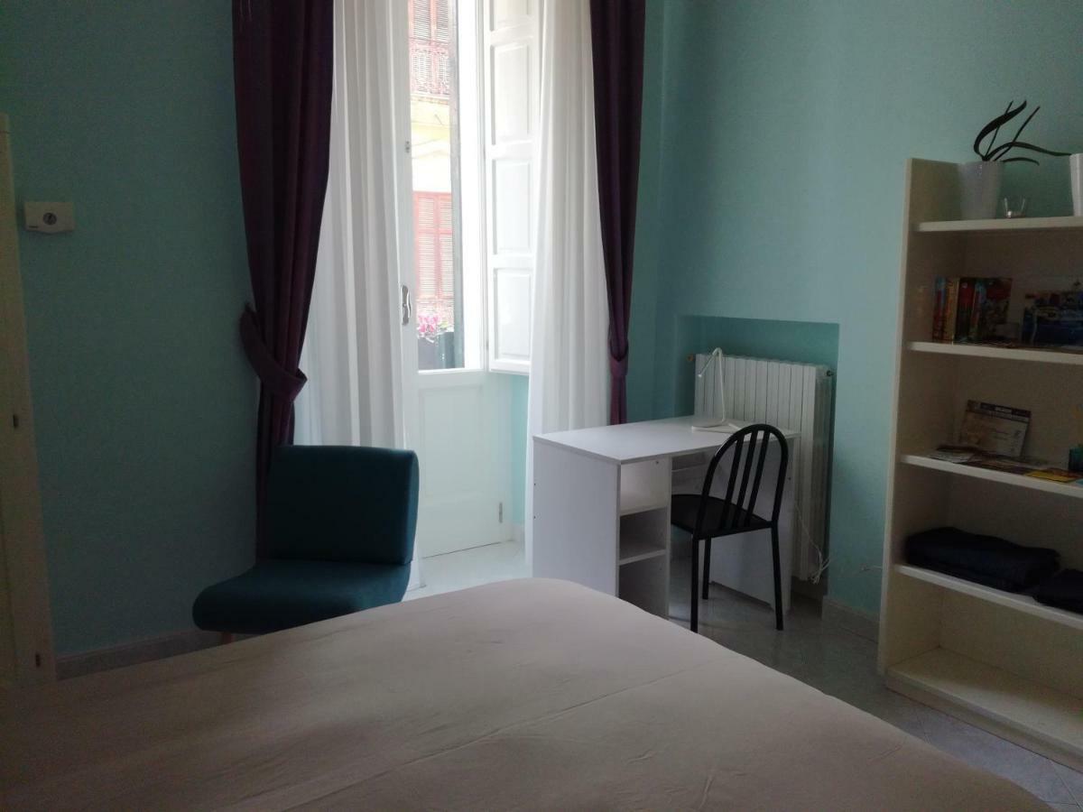 Cairoli 79 Apartment Bari Luaran gambar