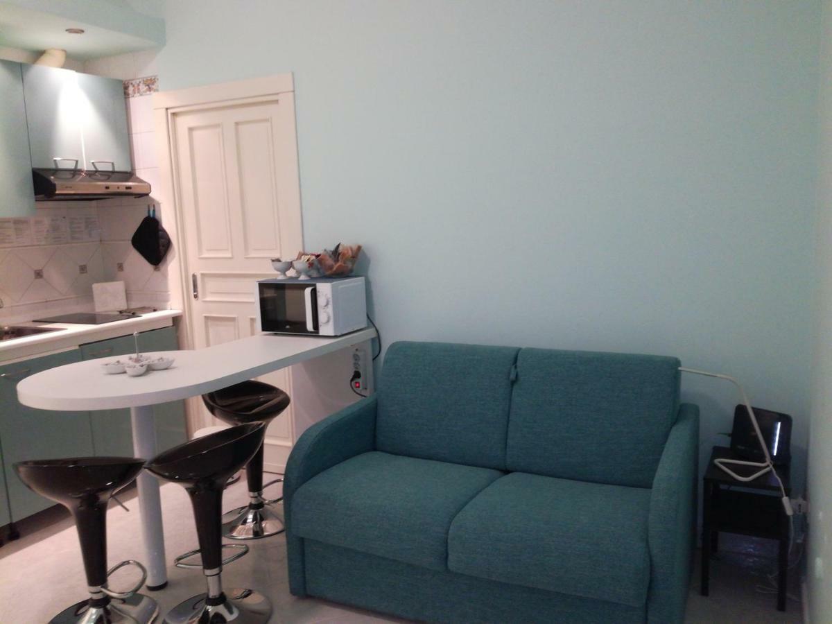 Cairoli 79 Apartment Bari Luaran gambar