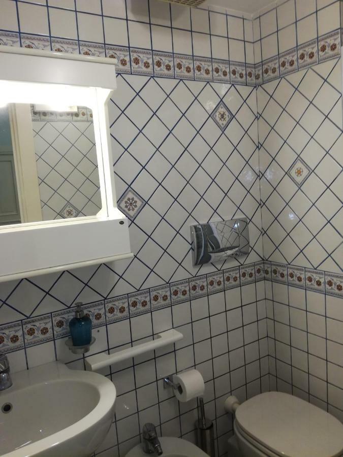 Cairoli 79 Apartment Bari Luaran gambar