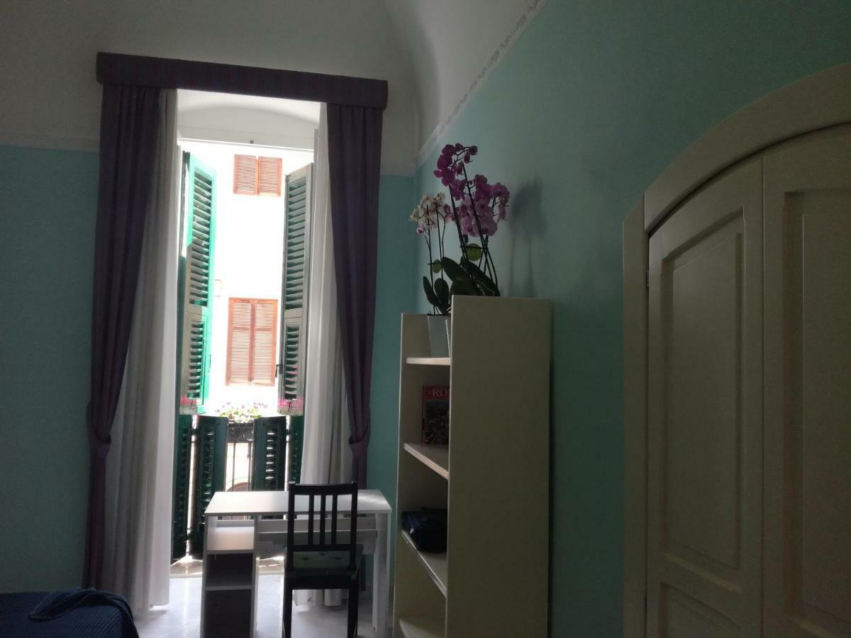 Cairoli 79 Apartment Bari Luaran gambar