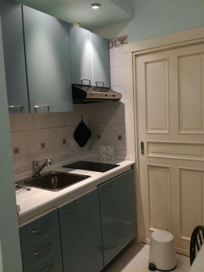 Cairoli 79 Apartment Bari Luaran gambar