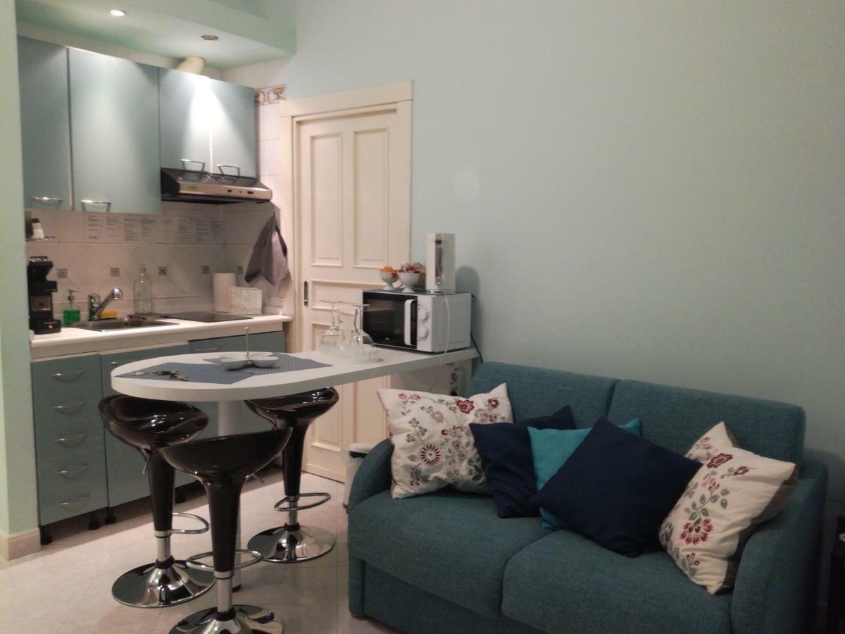 Cairoli 79 Apartment Bari Luaran gambar