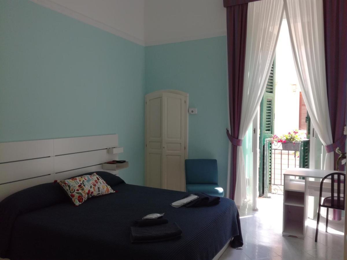 Cairoli 79 Apartment Bari Luaran gambar